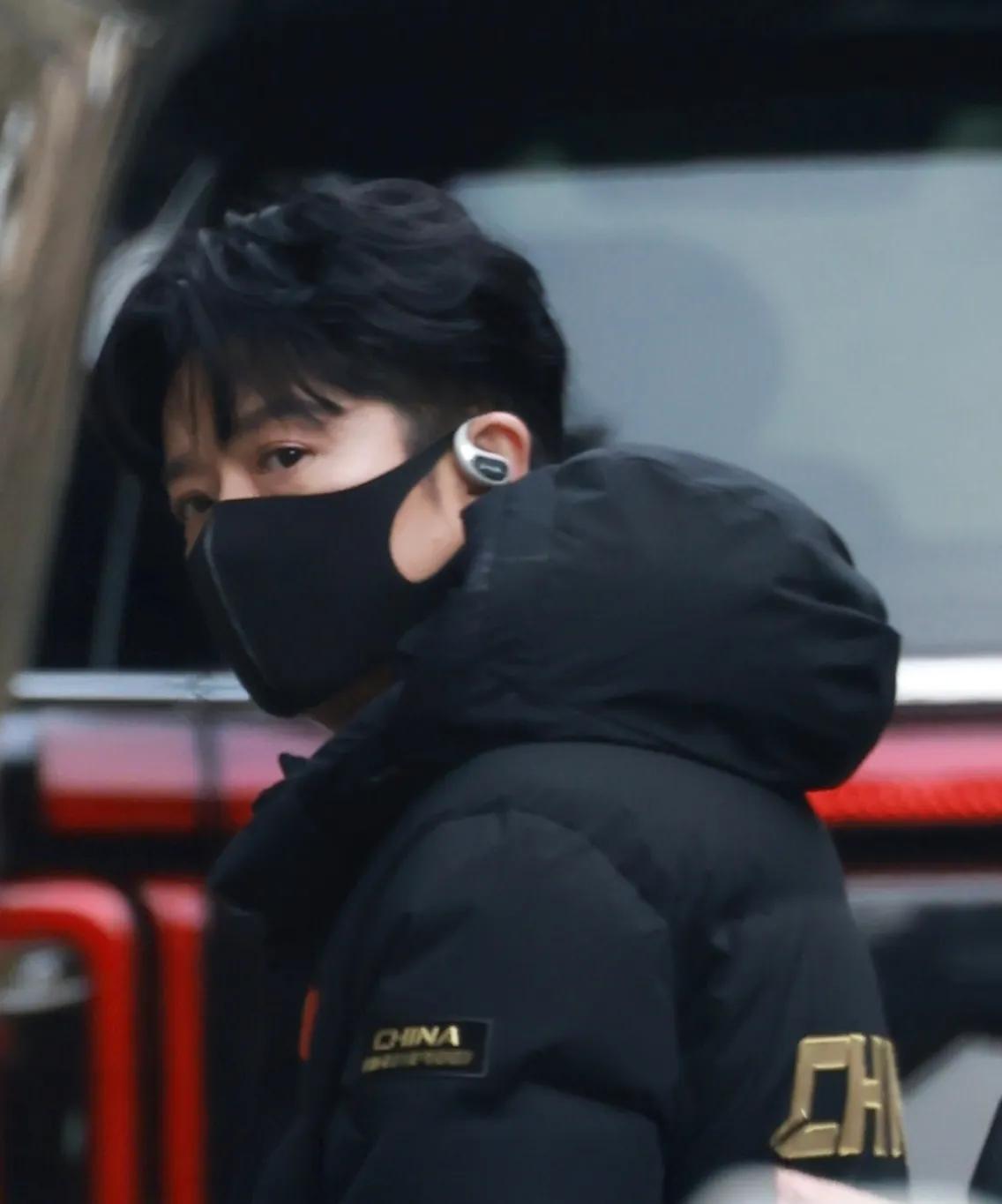 春晚联排成“大漏勺”！熟人局多、台柱子少，2位颜霸明星很意外(图27)