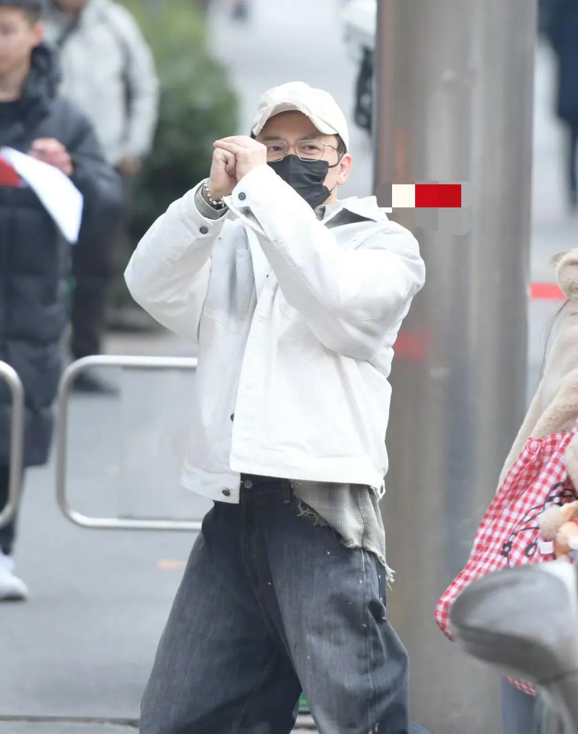 春晚联排成“大漏勺”！熟人局多、台柱子少，2位颜霸明星很意外(图29)