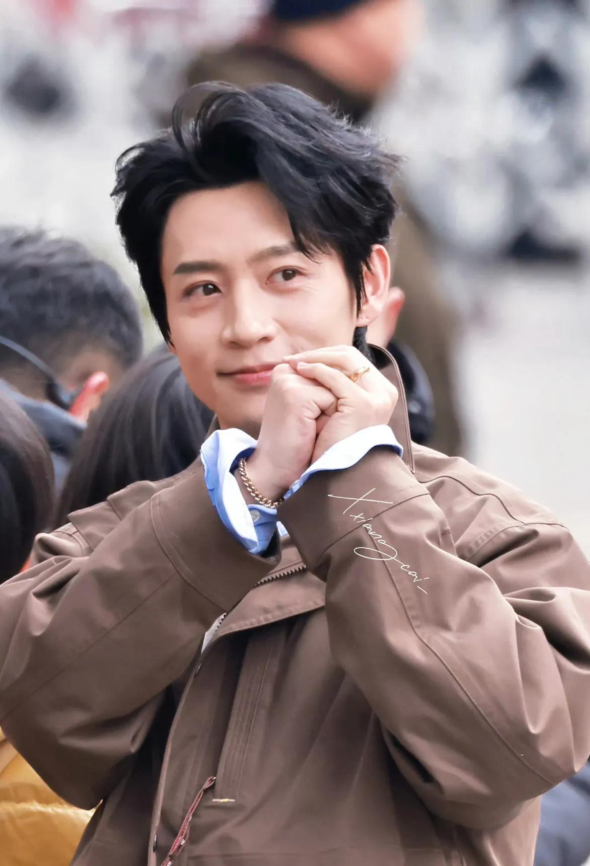 春晚联排成“大漏勺”！熟人局多、台柱子少，2位颜霸明星很意外(图33)