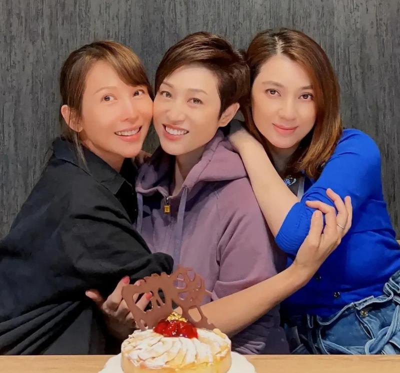 李嘉欣也没想到，临近年关，57岁陈法蓉因一番话，再次口碑暴涨(图37)