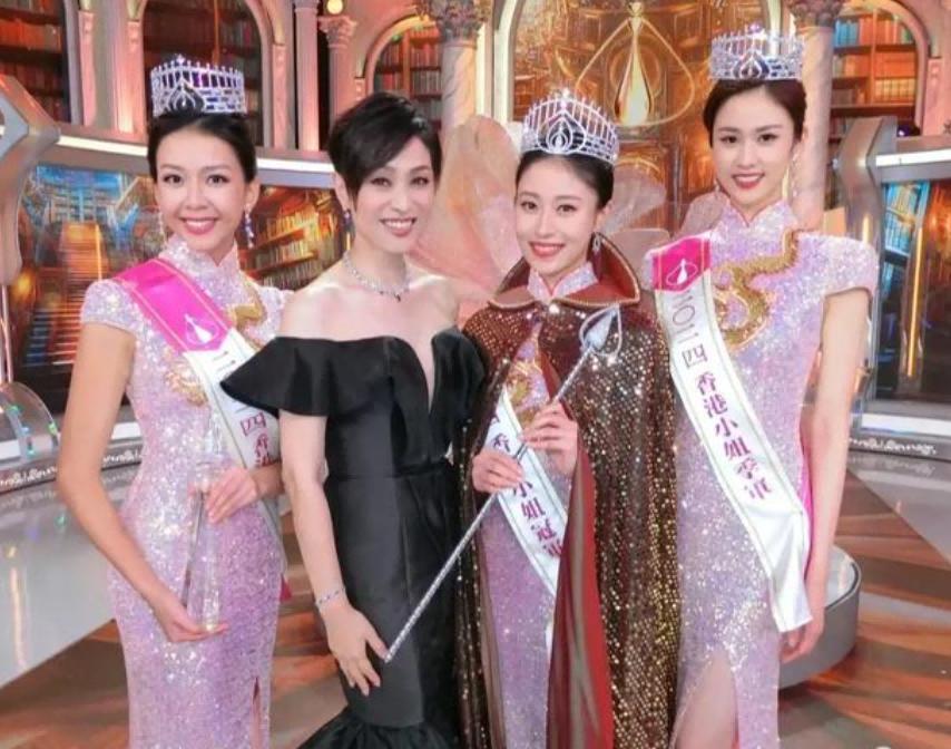 李嘉欣也没想到，临近年关，57岁陈法蓉因一番话，再次口碑暴涨(图35)