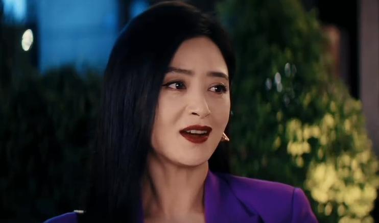 蒋欣拍戏路透认不出，皮肉松垮身材臃肿，穿蓝棉鞋四边齐好老气(图17)