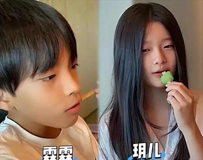 汪小菲接俩娃回北京，玥儿长高超像大S，打雪仗时一个动作好暖心(图14)