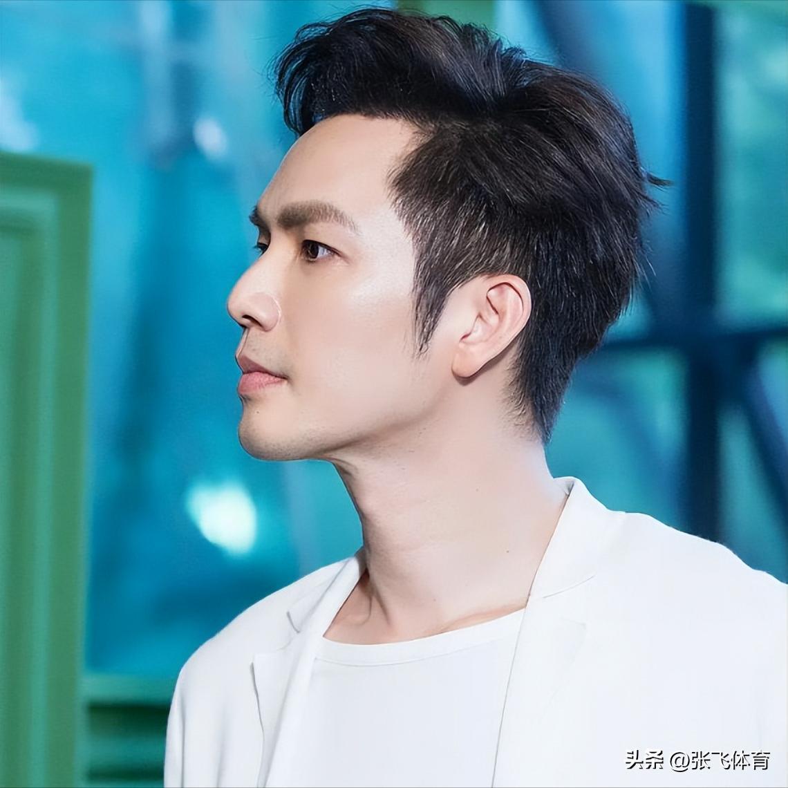 钟汉良在成都农村摆摊！皮肉松垮白发遮不住，蹲街边卖菜像小老头(图20)