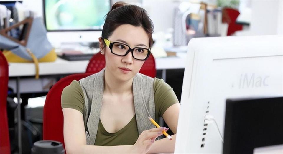 宋丹丹没想到，自己千辛万苦给巴图找的媳妇，竟狠狠拿捏了她(图3)