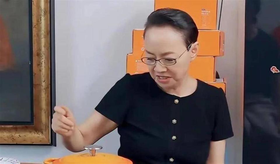 宋丹丹没想到，自己千辛万苦给巴图找的媳妇，竟狠狠拿捏了她(图5)