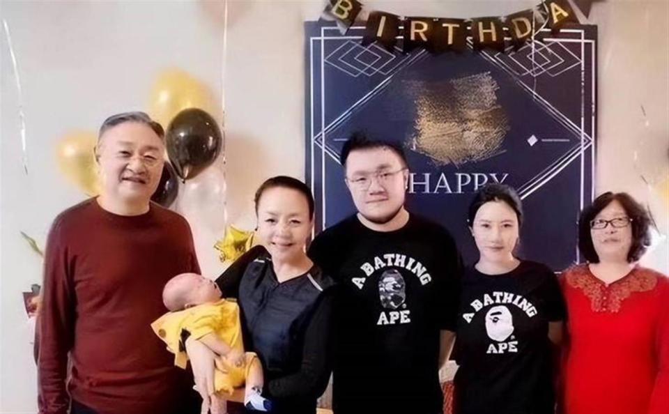 宋丹丹没想到，自己千辛万苦给巴图找的媳妇，竟狠狠拿捏了她(图19)