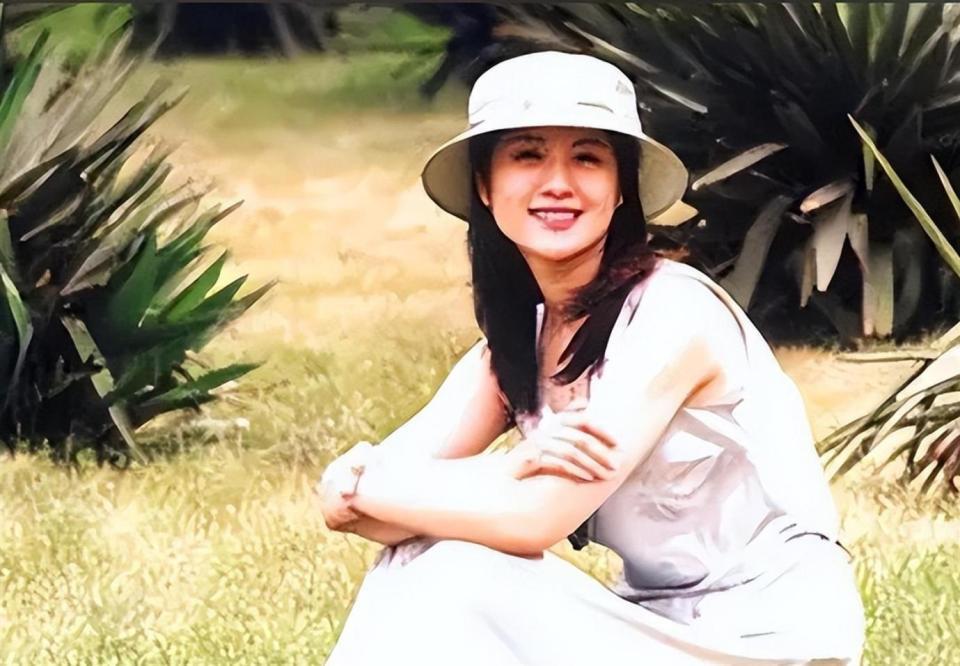 原来她早已离世！曾是朱军搭档，抗癌3年42岁病逝，一生兢兢业业(图4)