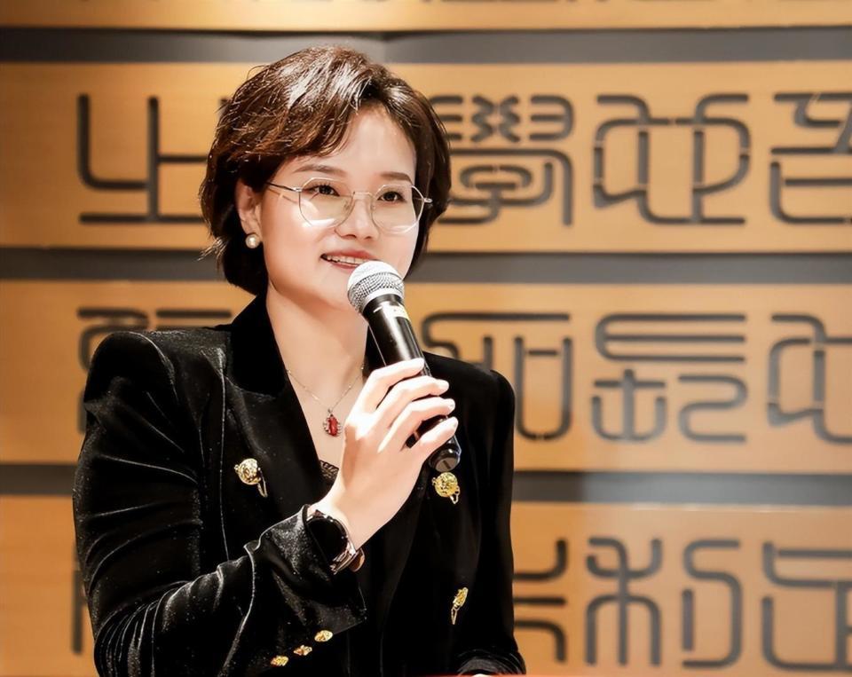 原来她早已离世！曾是朱军搭档，抗癌3年42岁病逝，一生兢兢业业(图2)