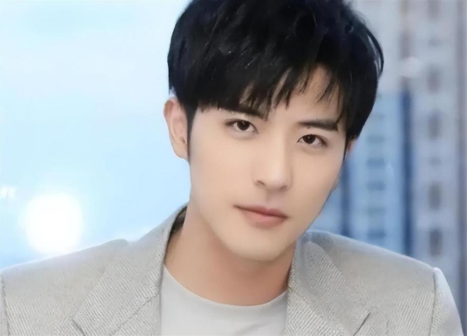 绿了张天爱，渣了古力娜扎，如今再被曝大瓜，网友：孩子都有了？(图1)