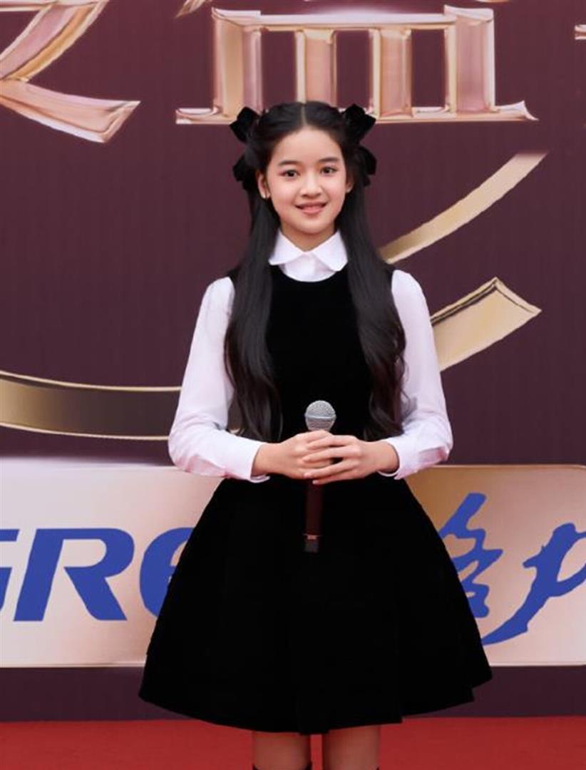 聂远晒父女合照，11岁天天遗传爸爸大腮帮脸好宽，像妈妈会更漂亮(图8)