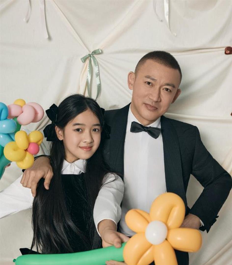 聂远晒父女合照，11岁天天遗传爸爸大腮帮脸好宽，像妈妈会更漂亮(图10)