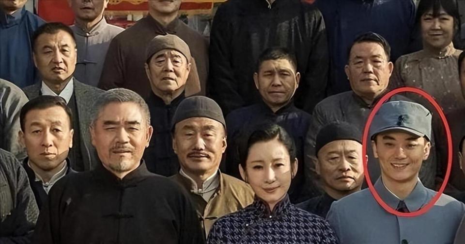 12年了，捧不红的陈月末，如今给爸爸陈宝国狠狠争了口气(图3)