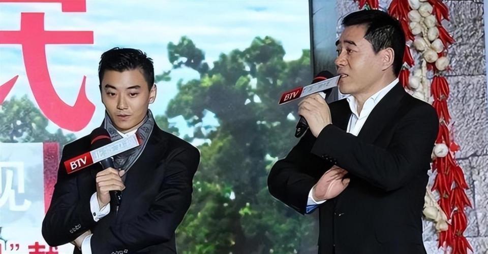 12年了，捧不红的陈月末，如今给爸爸陈宝国狠狠争了口气(图2)