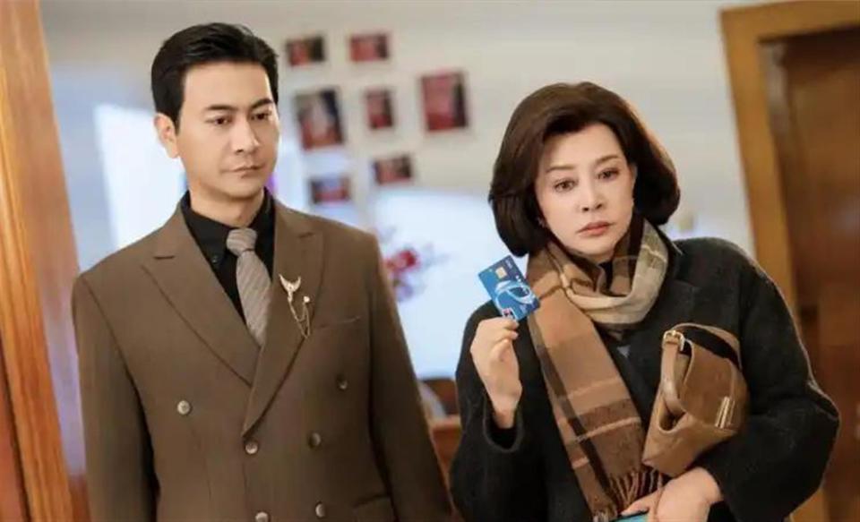 钱再多有什么用？75岁的风流妖精刘晓庆，已经走上另一条道路(图14)