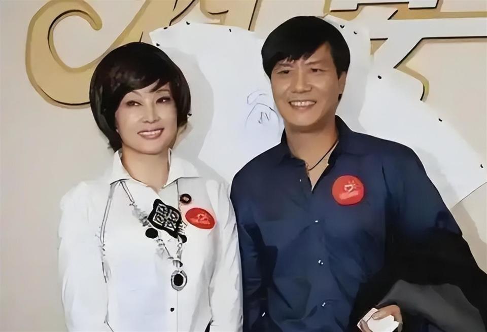 钱再多有什么用？75岁的风流妖精刘晓庆，已经走上另一条道路(图2)