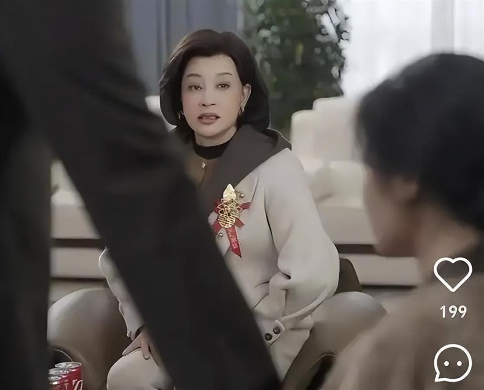 钱再多有什么用？75岁的风流妖精刘晓庆，已经走上另一条道路(图12)