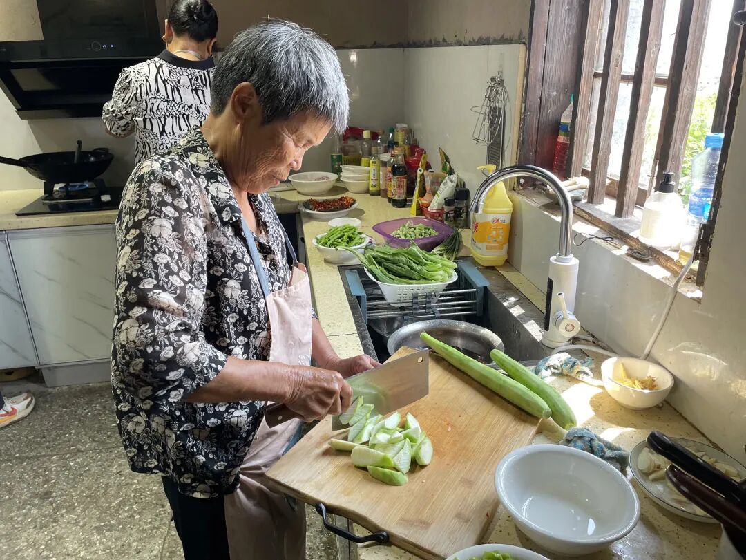 尘肺女性，隐入尘烟(图11)