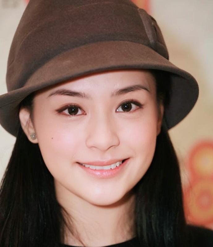 闪婚14个月就离婚,当年风波后不敢抬头,如今45岁阿娇不再自卑(图2) 闪婚14个月就离婚,当年风波后不敢抬头,如今45岁阿娇不再自卑(图2)