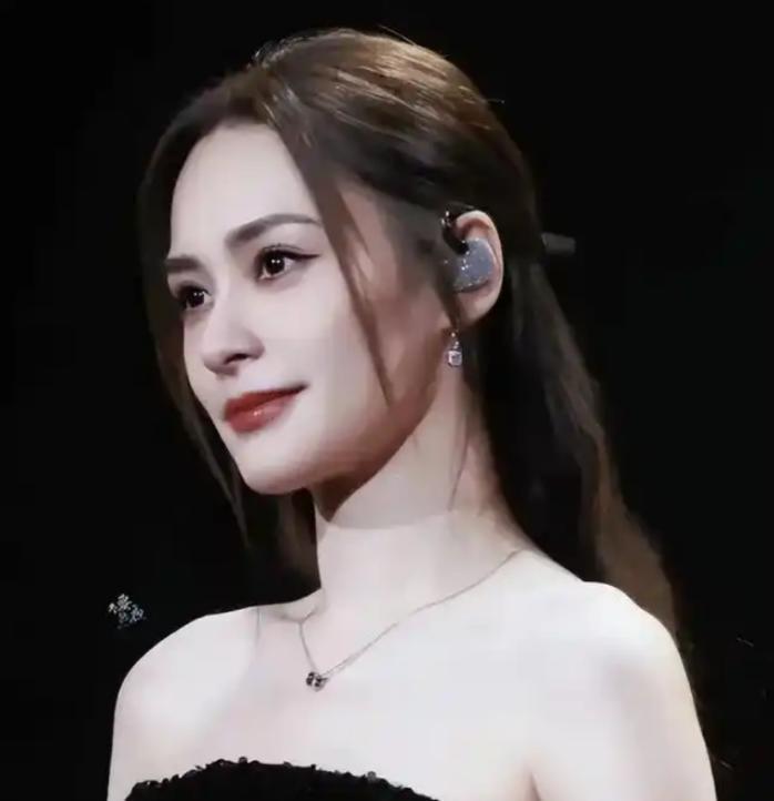 闪婚14个月就离婚,当年风波后不敢抬头,如今45岁阿娇不再自卑(图10) 闪婚14个月就离婚,当年风波后不敢抬头,如今45岁阿娇不再自卑(图10)