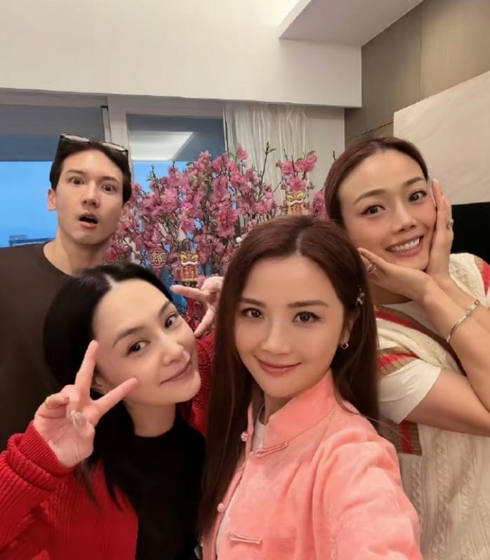 闪婚14个月就离婚,当年风波后不敢抬头,如今45岁阿娇不再自卑(图20) 闪婚14个月就离婚,当年风波后不敢抬头,如今45岁阿娇不再自卑(图20)