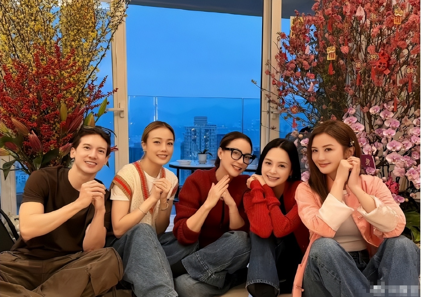 闪婚14个月就离婚,当年风波后不敢抬头,如今45岁阿娇不再自卑(图21) 闪婚14个月就离婚,当年风波后不敢抬头,如今45岁阿娇不再自卑(图21)