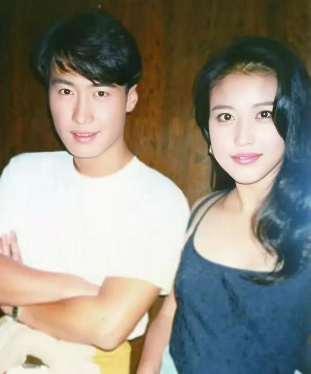 黎明生命中的那些女人们，个个都是顶级漂亮，和李嘉欣最般配(图8)