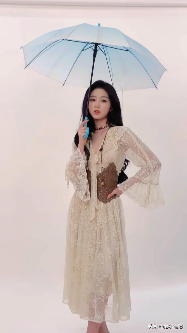 短剧四小花旦齐聚!气场颜值双在线丝毫不输一线,网友直呼太养眼(图9) 短剧四小花旦齐聚!气场颜值双在线丝毫不输一线,网友直呼太养眼(图9)