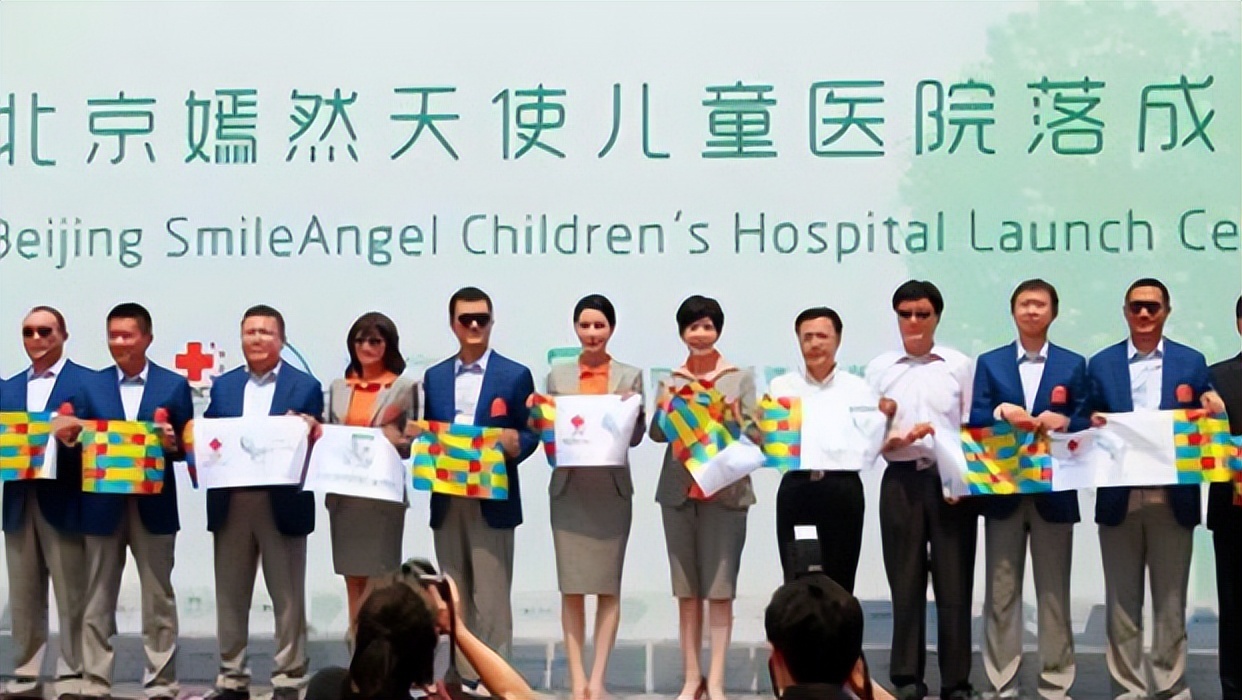 李亚鹏与哥哥失和18年,母亲心如汤煮,如今他们家终于迎来晴天(图12) 李亚鹏与哥哥失和18年,母亲心如汤煮,如今他们家终于迎来晴天(图12)