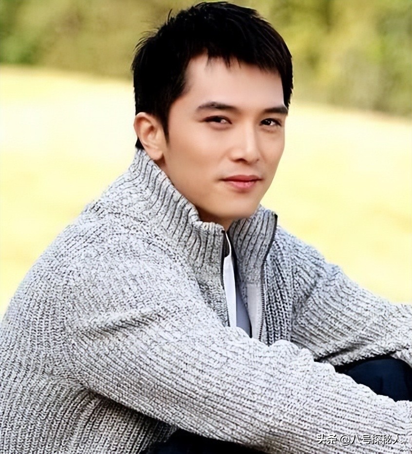 他曾抛弃杨丞琳,也伤害过唐嫣,最终却栽在1个二婚女人手上!(图31) 他曾抛弃杨丞琳,也伤害过唐嫣,最终却栽在1个二婚女人手上!(图31)