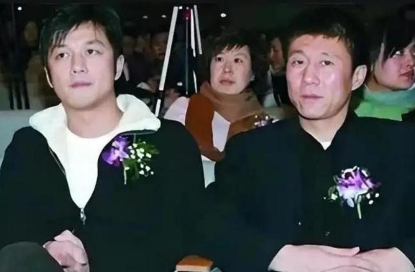 李亚鹏与哥哥失和18年，母亲心如汤煮，如