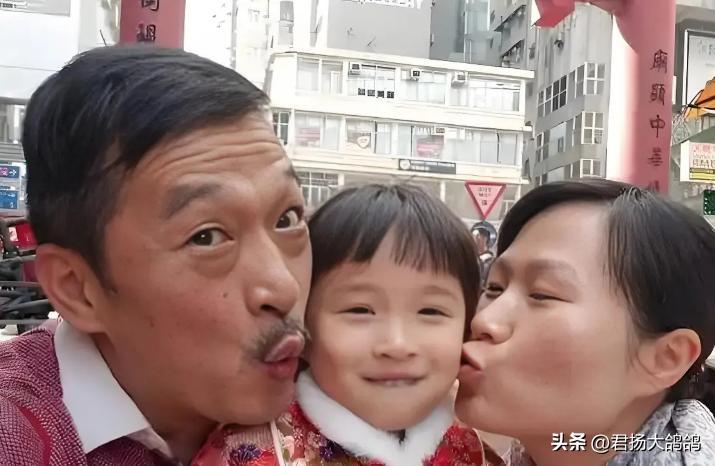 剧里是TVB御用烂仔演员,现实却是隐形老板,57岁因脑出血去世(图4) 剧里是TVB御用烂仔演员,现实却是隐形老板,57岁因脑出血去世(图4)